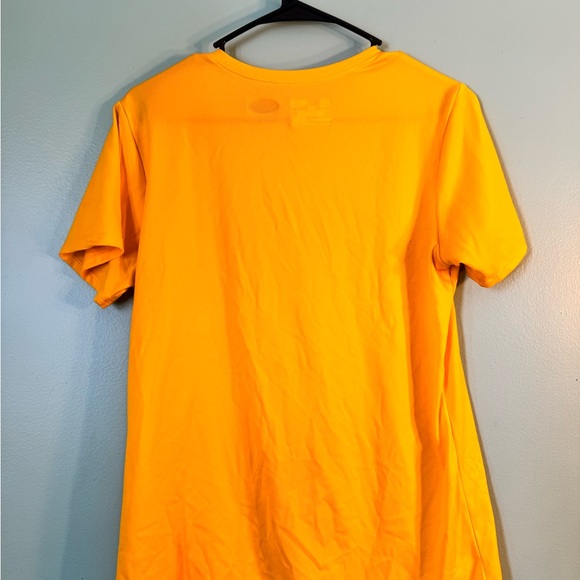 Women’s, Under Armor, loose fit, shirt , size medium. - Picture 2 of 3